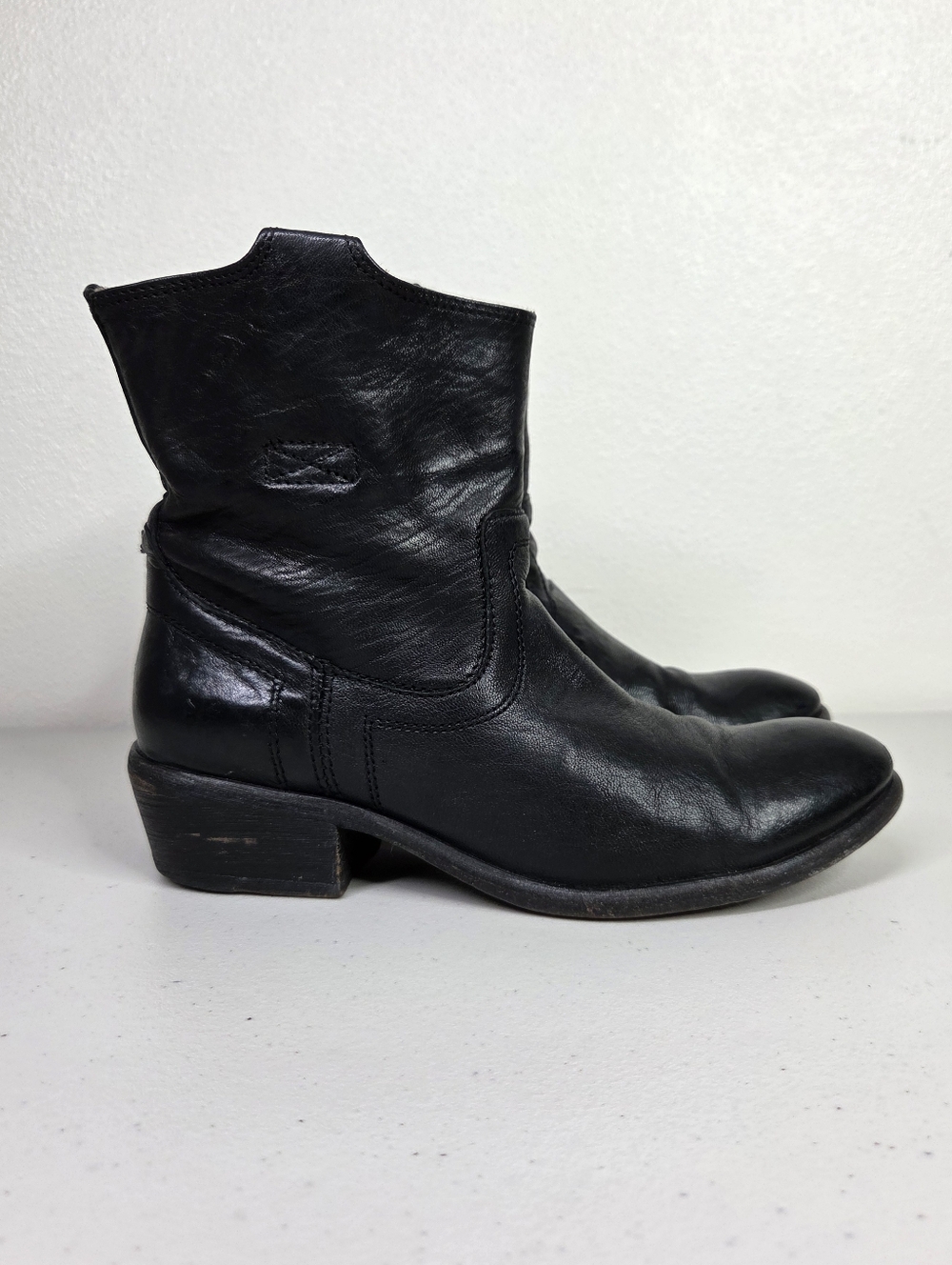 Frye Women's Carson Tab Short 76461 Black Leather Round Toe Ankle Boots Size 7